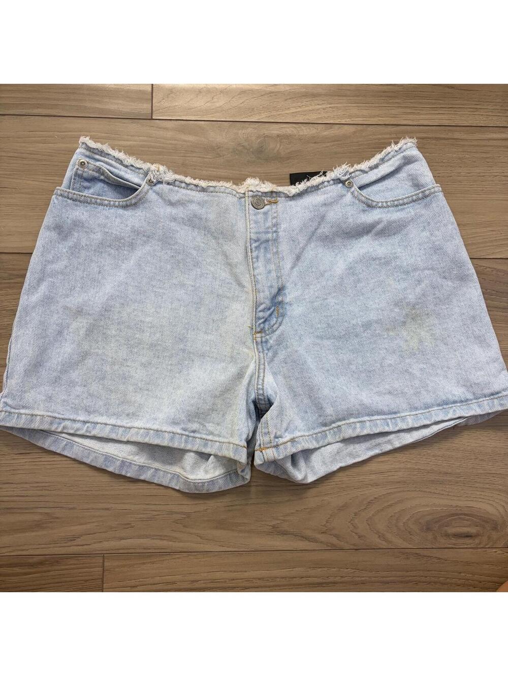 Y2K RETRO MINIMALIST MOM SHORTS